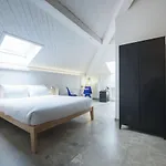 1921 - Le By Reasy&busy Pensión 4*